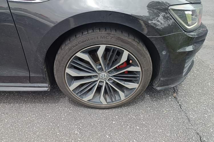 Used Volkswagen Lamando 2017 2.0T GTS Right Front Wheel Hub