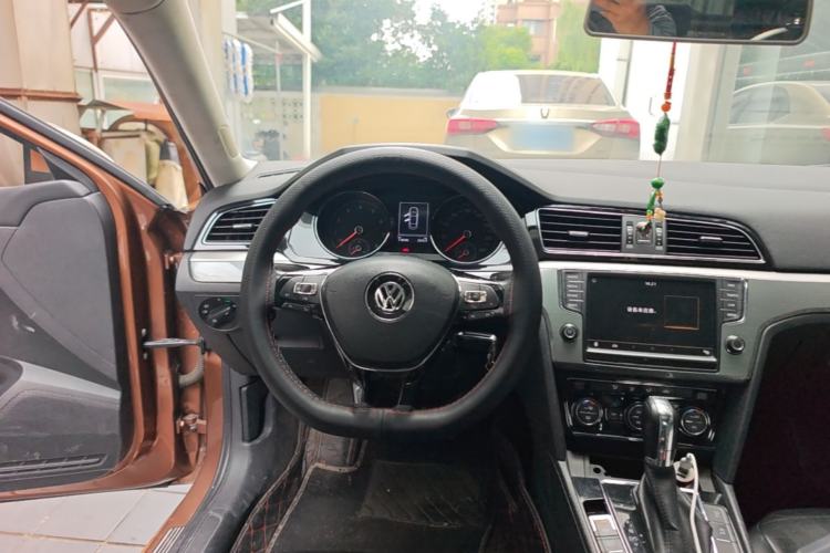 Used Volkswagen Lamando 2017 280TSI DSG Comfort Edition Steering Wheel