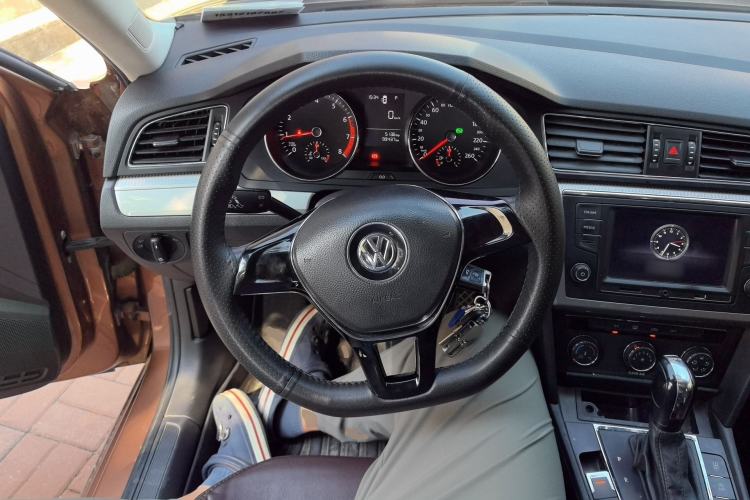 Used Volkswagen Lamando 2017 230TSI DSG Fashion Edition Steering Wheel