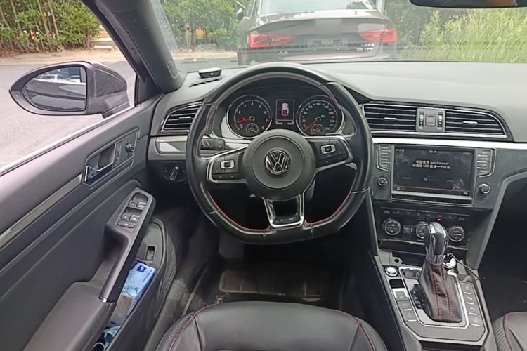 Used Volkswagen Lamando 2017 2.0T GTS Steering Wheel