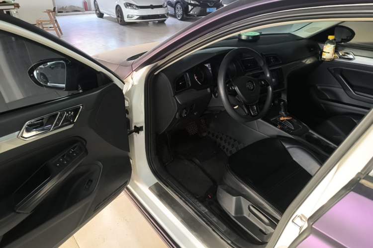 Used Volkswagen Lamando 2017 230TSI DSG Fashion Edition Driver Seat