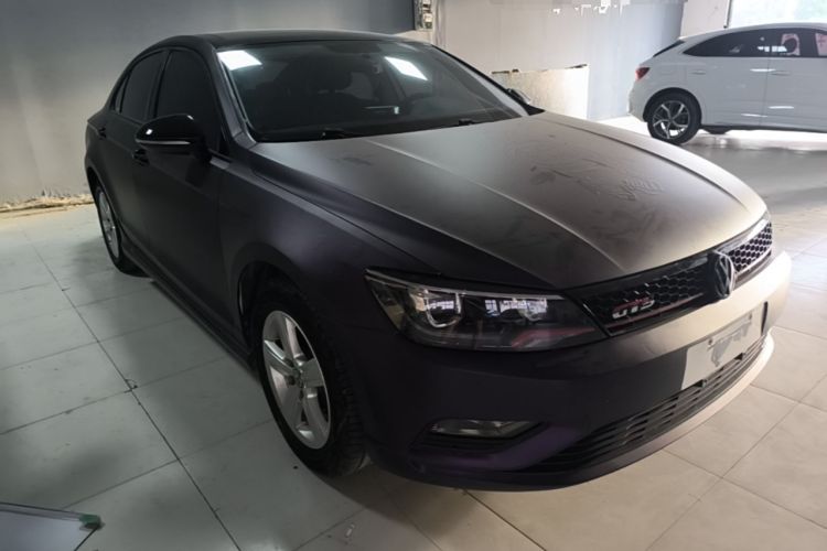 Used Volkswagen Lamando 2017 230TSI DSG Fashion Edition Front Right 45 Deg