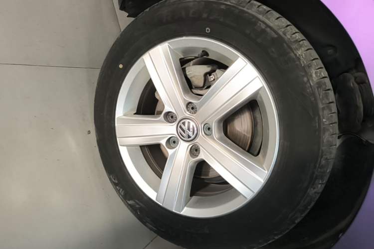 Used Volkswagen Lamando 2017 230TSI DSG Fashion Edition Left Front Wheel Hub