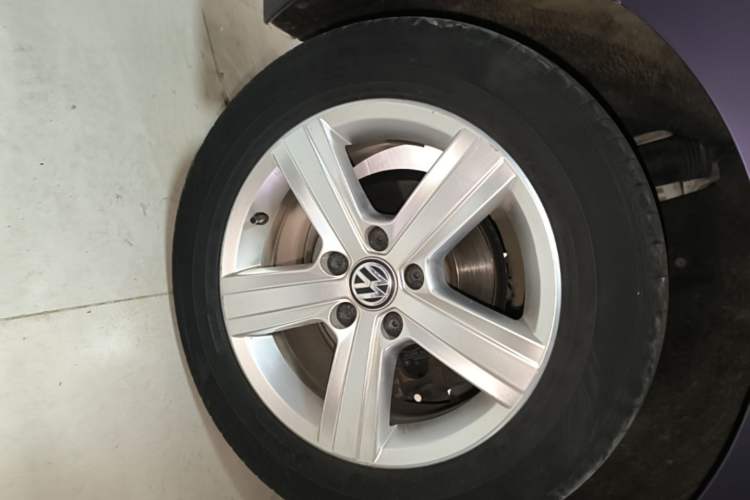 Used Volkswagen Lamando 2017 230TSI DSG Fashion Edition Right Rear Wheel Hub