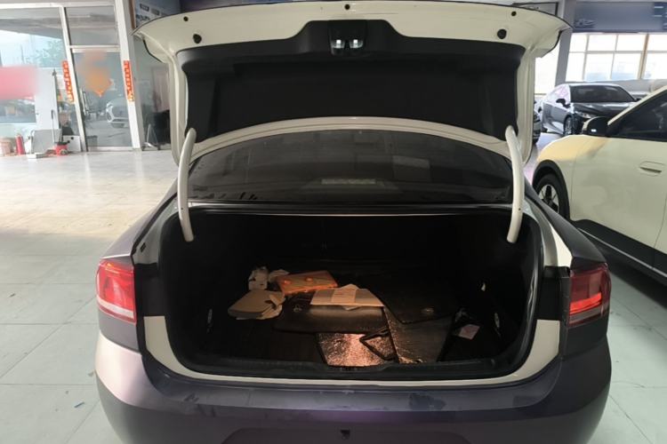 Used Volkswagen Lamando 2017 230TSI DSG Fashion Edition Trunk