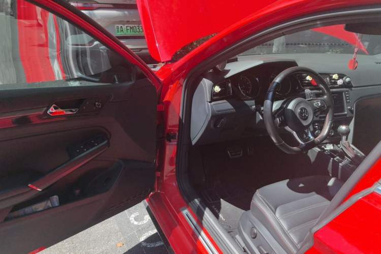 Used Volkswagen Lamando 2017 2.0T GTS Driver Seat