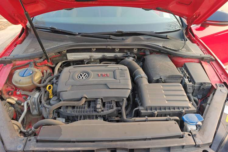 Used Volkswagen Lamando 2017 2.0T GTS Engine Bay