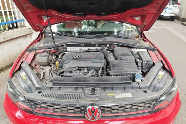 Used Volkswagen Lamando 2017 2.0T GTS Engine Bay
