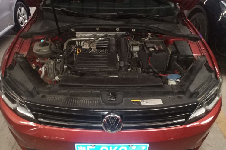 Used Volkswagen Lamando 2017 230TSI DSG Fashion Edition Engine Bay