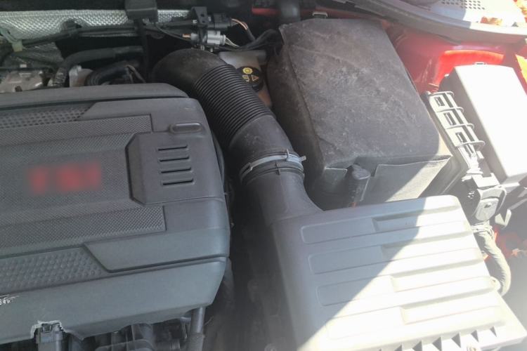 Used Volkswagen Lamando 2017 2.0T GTS Engine Bay Left