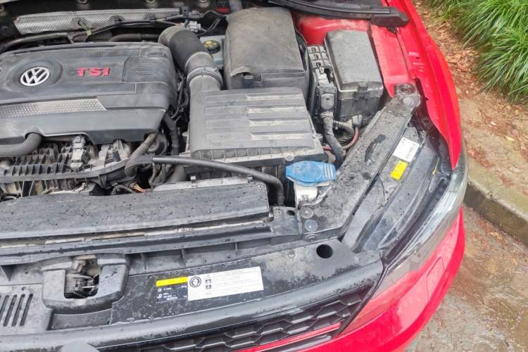 Used Volkswagen Lamando 2017 2.0T GTS Engine Bay Left