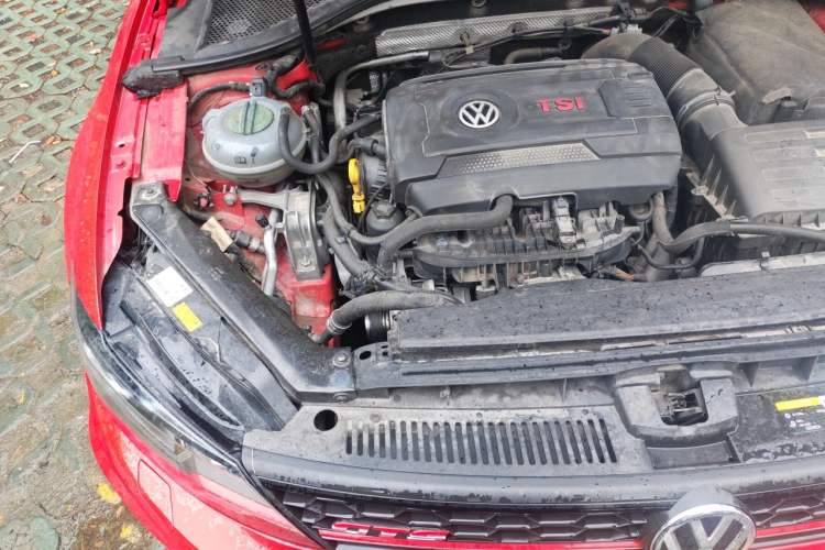 Used Volkswagen Lamando 2017 2.0T GTS Engine Bay Right