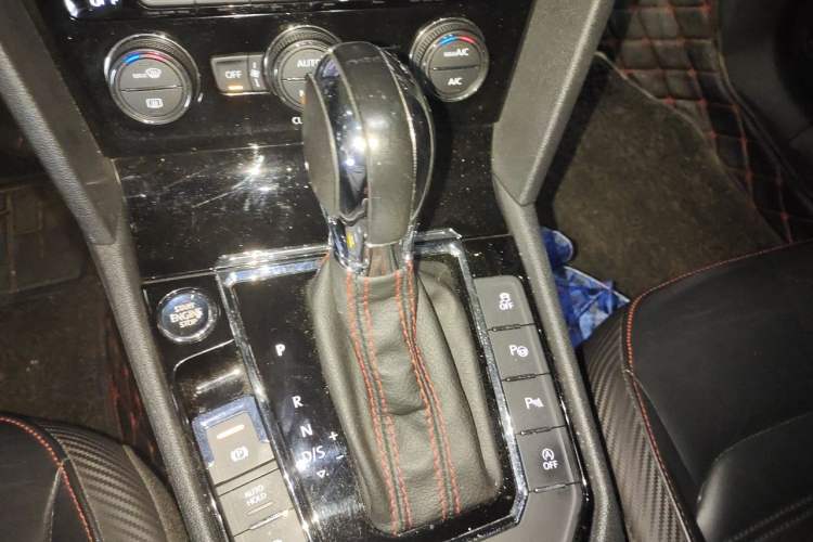 Used Volkswagen Lamando 2017 2.0T GTS Gear Lever