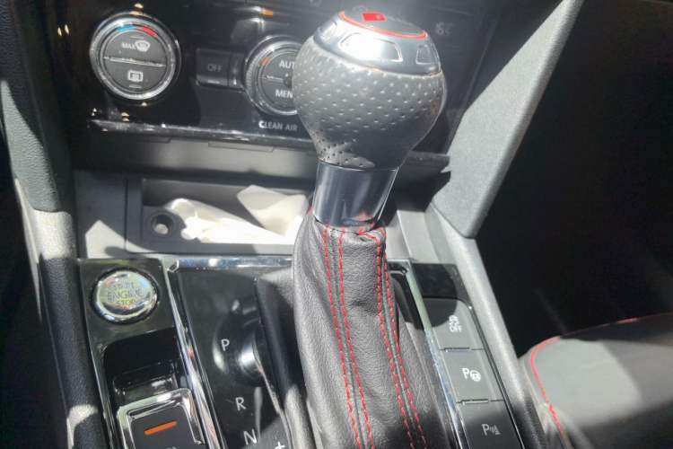 Used Volkswagen Lamando 2017 2.0T GTS Gear Lever