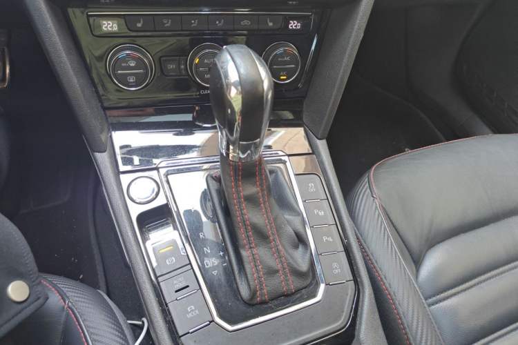 Used Volkswagen Lamando 2017 2.0T GTS Gear Lever