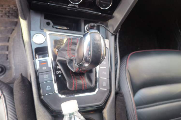 Used Volkswagen Lamando 2017 2.0T GTS Gear Lever
