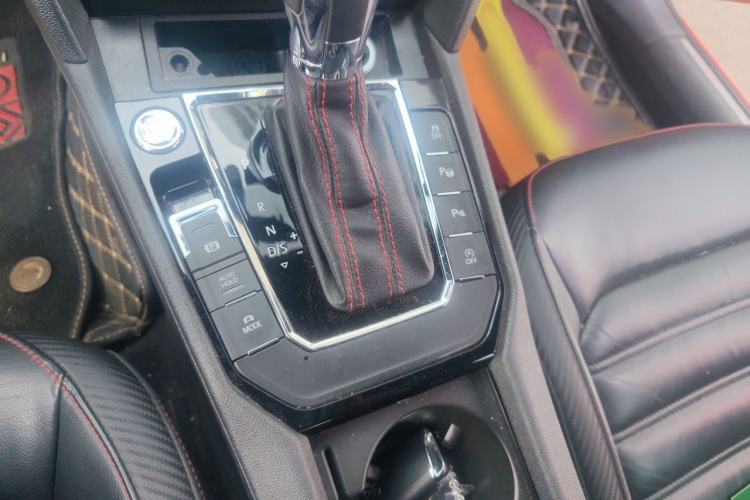 Used Volkswagen Lamando 2017 2.0T GTS Gear Lever