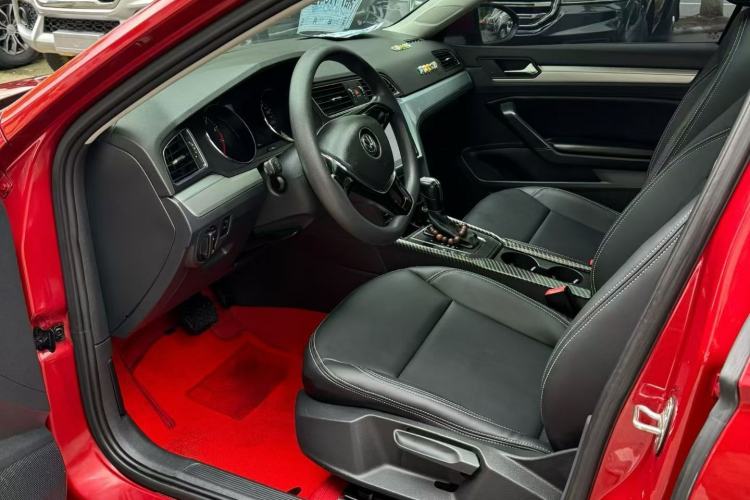 Used Volkswagen Lamando 2017 230TSI DSG Fashion Edition Interior 2