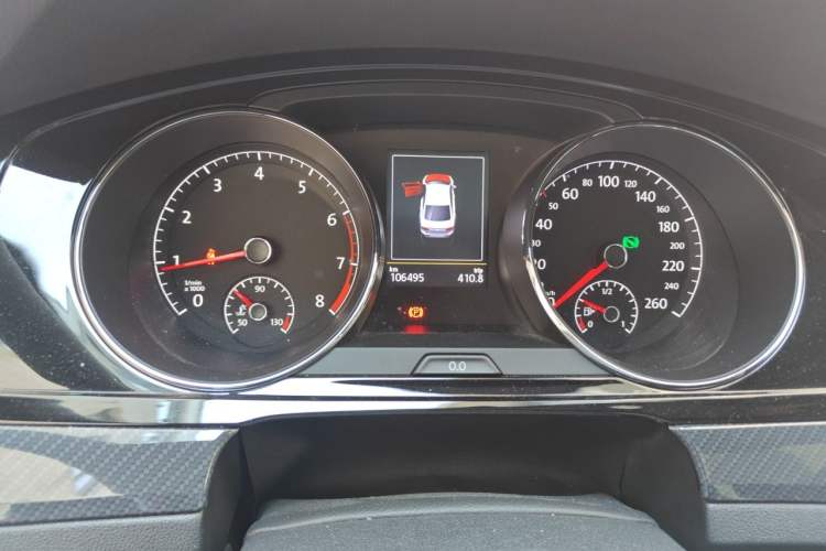 Used Volkswagen Lamando 2017 2.0T GTS Odometer Close Up