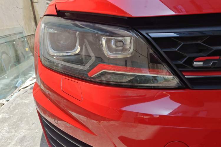 Used Volkswagen Lamando 2017 2.0T GTS Right Front Headlight