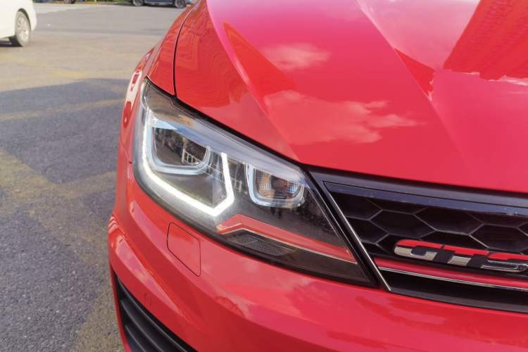 Used Volkswagen Lamando 2017 2.0T GTS Right Front Headlight