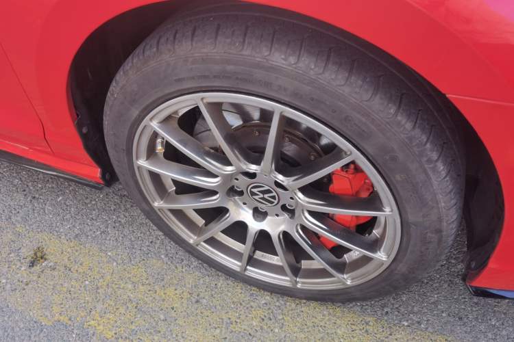 Used Volkswagen Lamando 2017 2.0T GTS Right Front Wheel Hub
