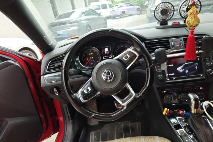 Used Volkswagen Lamando 2017 2.0T GTS Steering Wheel