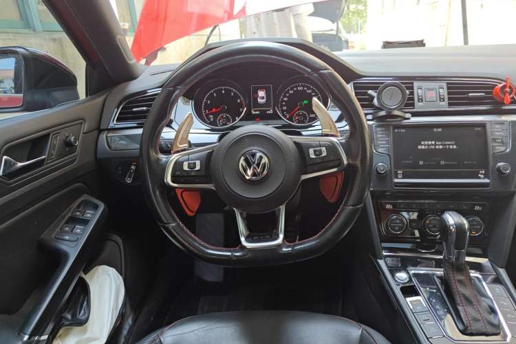 Used Volkswagen Lamando 2017 2.0T GTS Steering Wheel