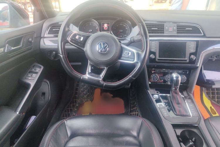 Used Volkswagen Lamando 2017 2.0T GTS Steering Wheel