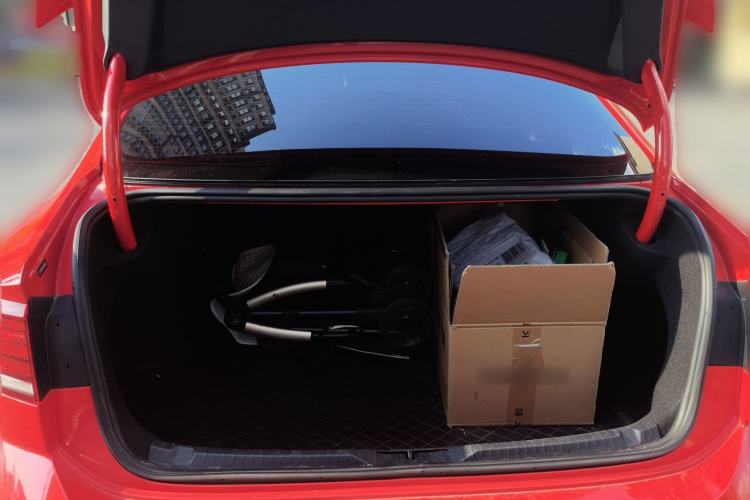 Used Volkswagen Lamando 2017 2.0T GTS Trunk