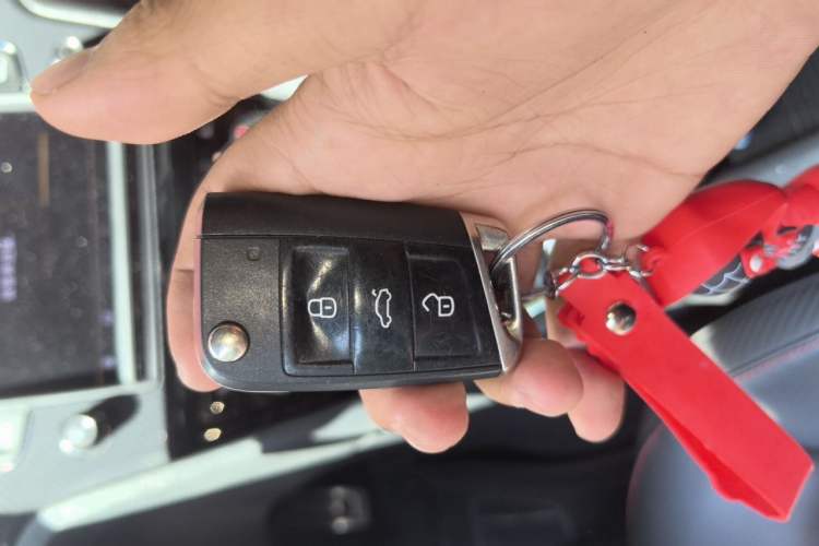 Used Volkswagen Lamando 2017 2.0T GTS Vehicle Key