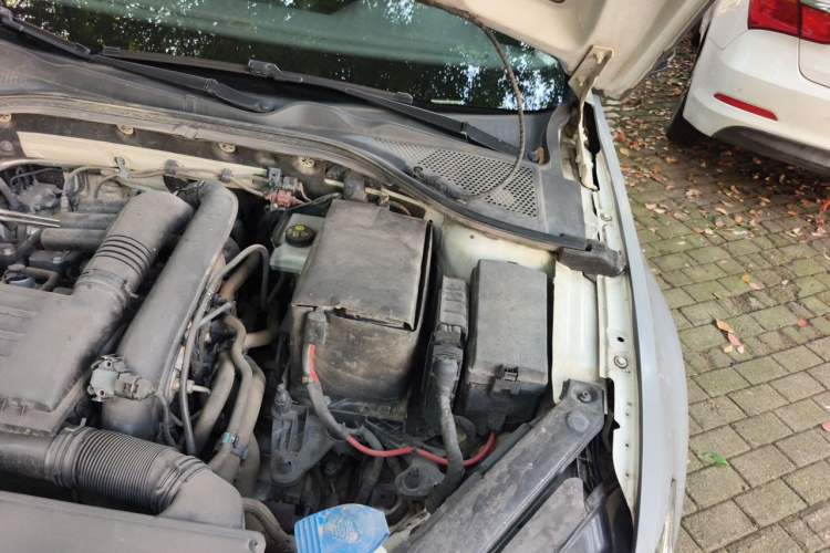 Used Volkswagen Lamando 2017 280TSI DSG Comfort Edition Engine Bay Left