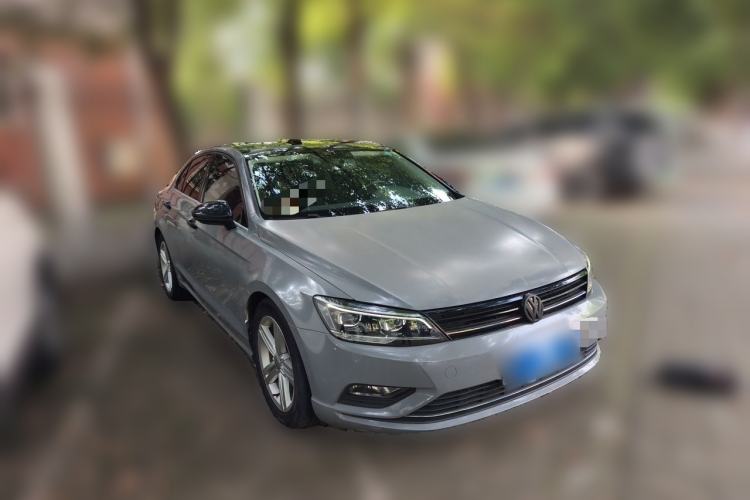 Used Volkswagen Lamando 2017 280TSI DSG Comfort Edition Front Right 45 Deg
