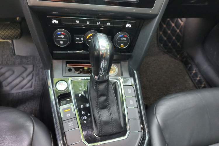 Used Volkswagen Lamando 2017 280TSI DSG Comfort Edition Gear Lever