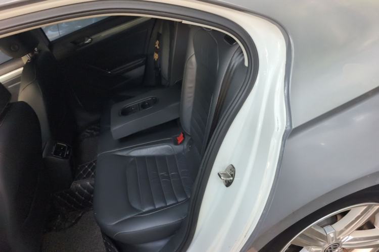 Used Volkswagen Lamando 2017 280TSI DSG Comfort Edition Left Rear Seat