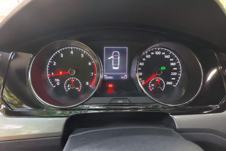 Used Volkswagen Lamando 2017 280TSI DSG Comfort Edition Odometer Close Up