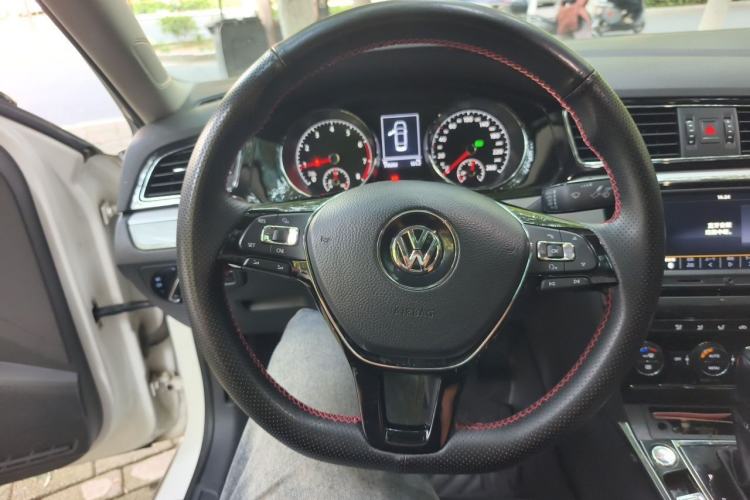 Used Volkswagen Lamando 2017 280TSI DSG Comfort Edition Steering Wheel