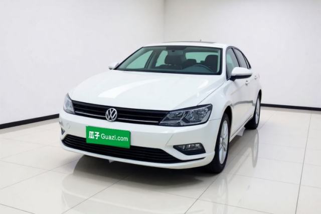 Ojetý Volkswagen Lamando 2017 230TSI DSG Fashion Edition