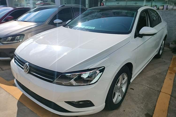 Używany Volkswagen Lamando 2017 230TSI DSG Fashion Edition Guazi used car, China used car export, Used car for sale, Used  cars, Cheapest cars for sale