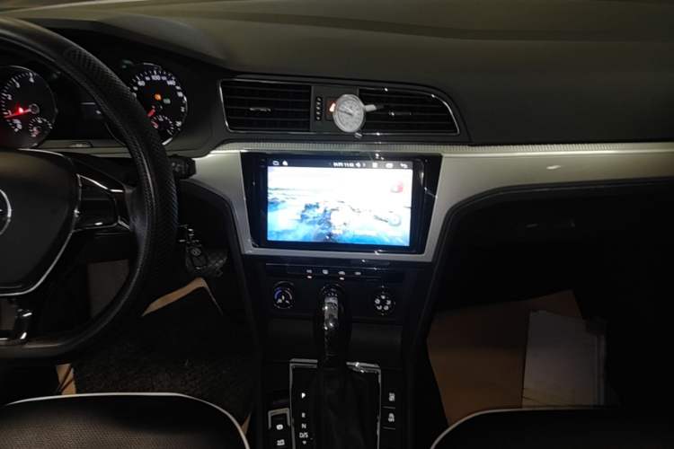 Used Volkswagen Lamando 2017 230TSI DSG Fashion Edition Audio And AC Panel