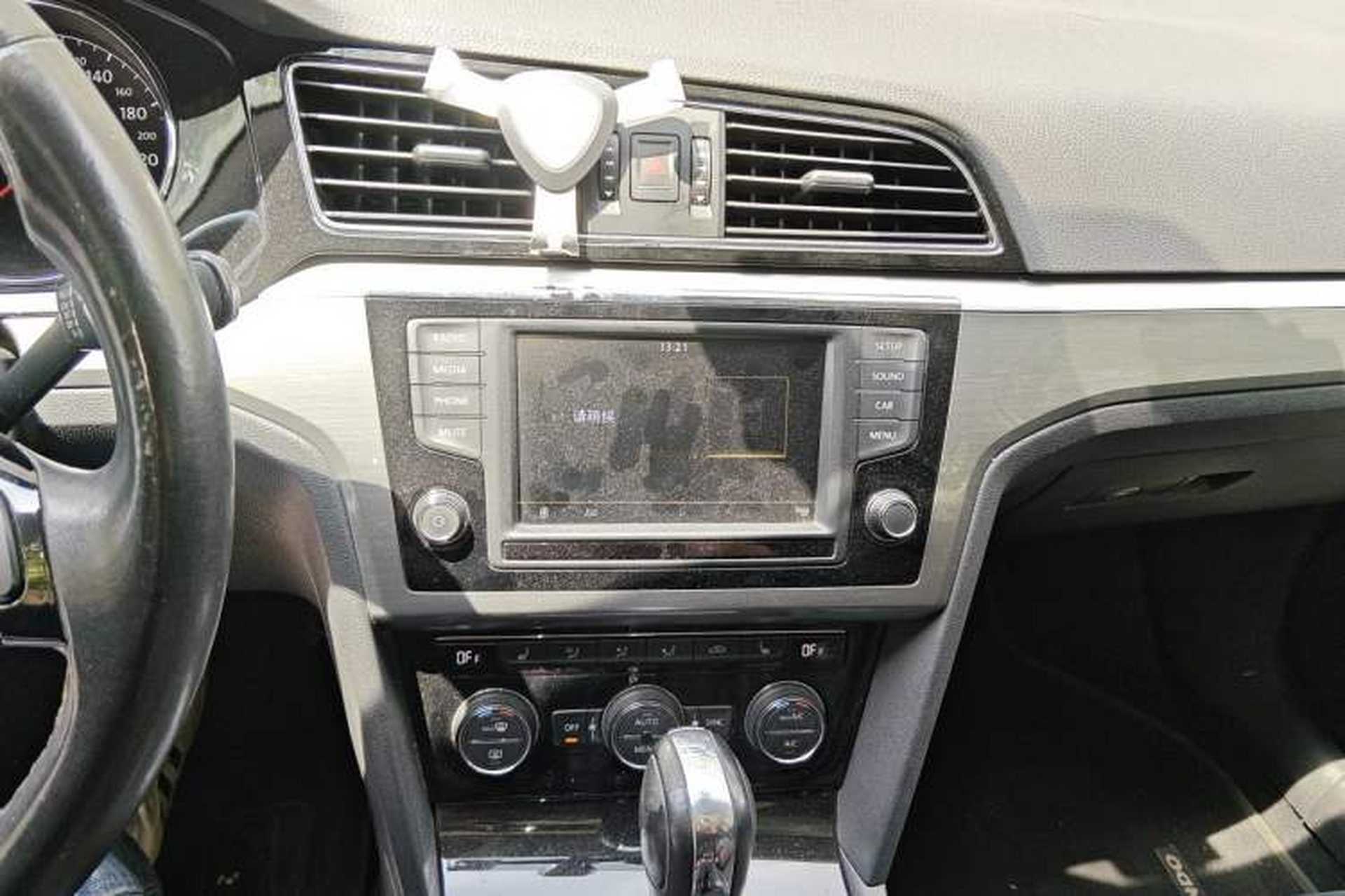 Used Volkswagen Lamando 2017 280TSI DSG Luxury Edition Audio And AC Panel