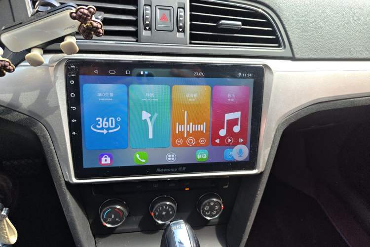 Used Volkswagen Lamando 2017 230TSI DSG Fashion Edition Audio And AC Panel