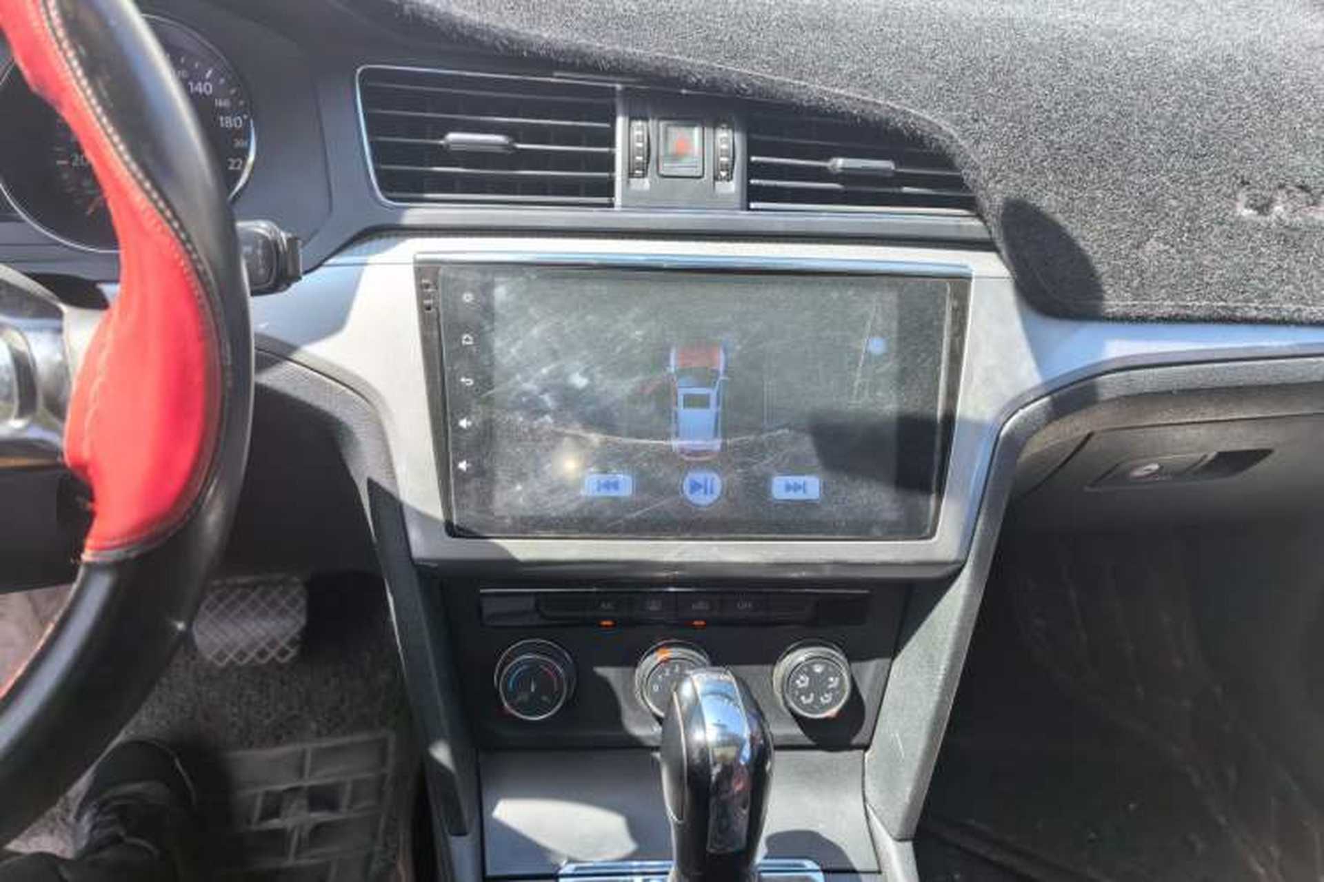Used Volkswagen Lamando 2017 230TSI DSG Fashion Edition Audio And AC Panel