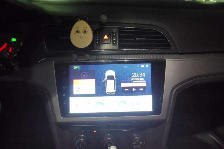 Used Volkswagen Lamando 2017 230TSI DSG Fashion Edition Audio And AC Panel