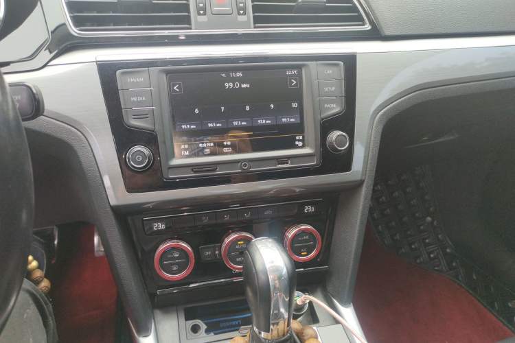 Used Volkswagen Lamando 2017 280TSI DSG Comfort Edition Audio And AC Panel