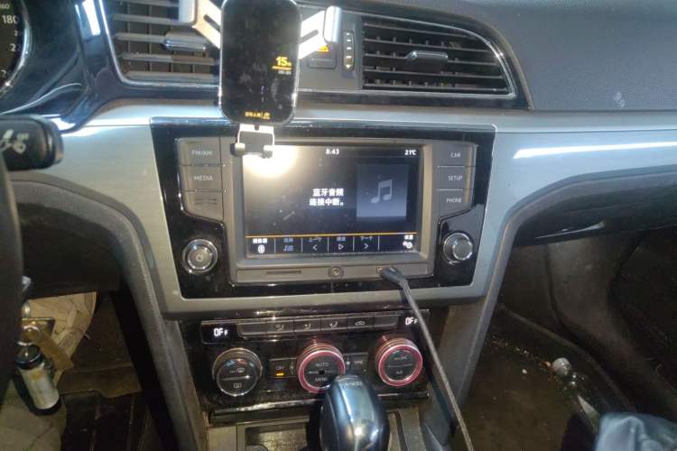 Used Volkswagen Lamando 2017 280TSI DSG Comfort Edition Audio And AC Panel