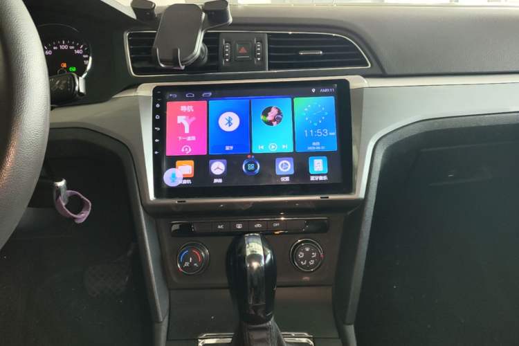 Used Volkswagen Lamando 2017 230TSI DSG Fashion Edition Audio And AC Panel