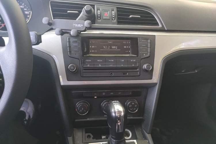 Used Volkswagen Lamando 2017 230TSI DSG Fashion Edition Audio And AC Panel