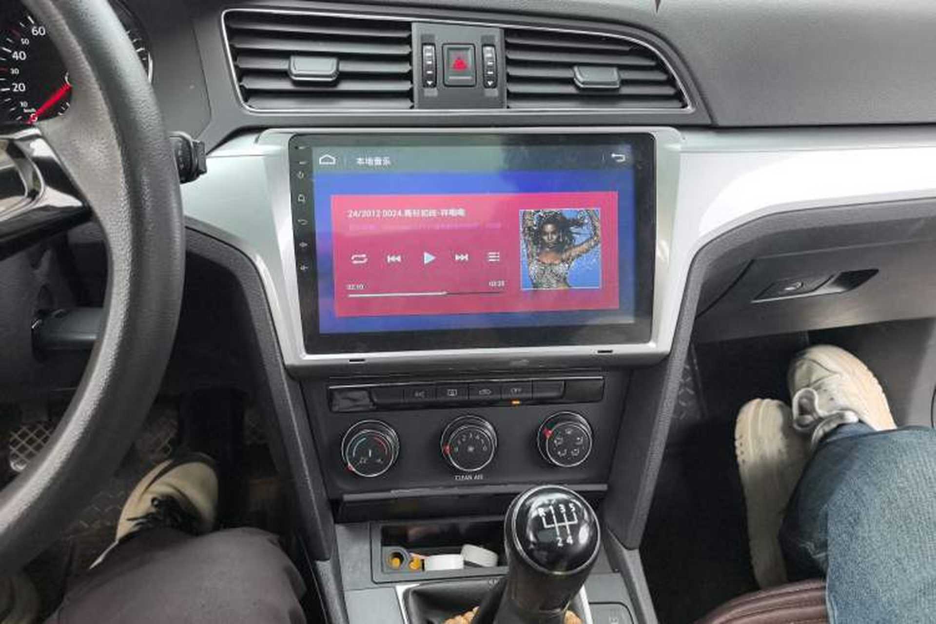 Used Volkswagen Lamando 2017 230TSI Manual Trend Edition Audio And AC Panel