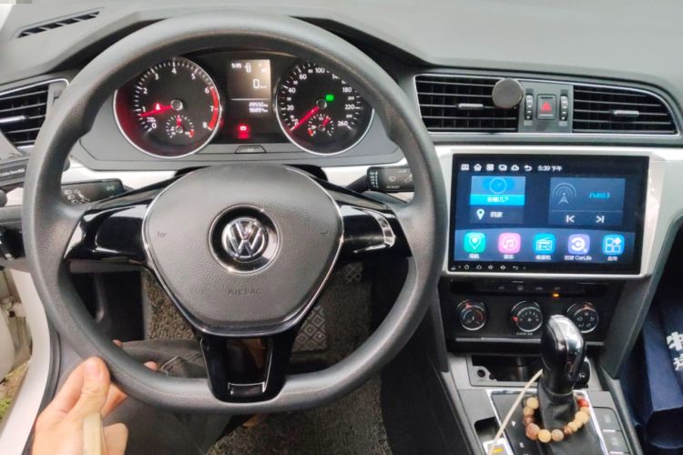 Used Volkswagen Lamando 2017 230TSI DSG Fashion Edition Audio And AC Panel